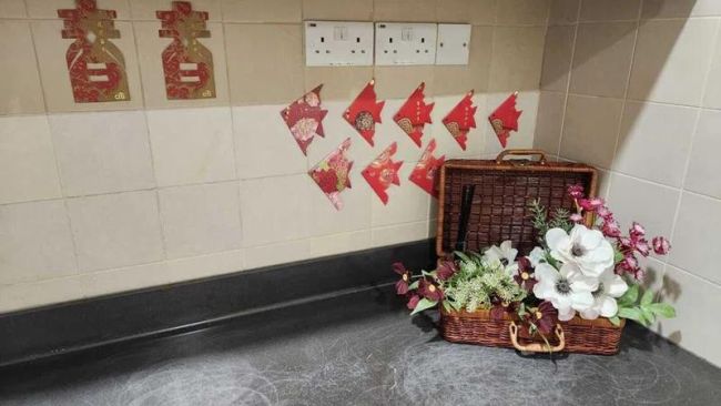 The office cleaning lady who turns waste into works of art