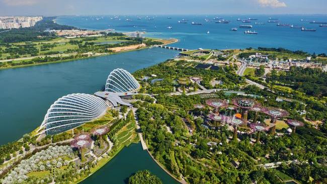 SMU President, Professor Lily Kong speaks on “Singapore – The making of a sustainable city-state” at the Swedbank Summit