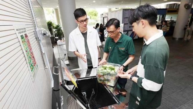 Through interesting games, SMU organises green campaign on social media to encourage students to reduce food wastage